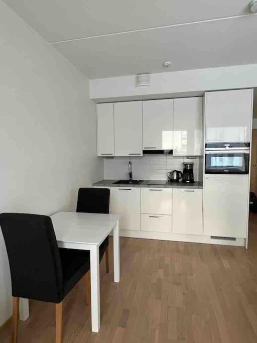 City Apartment Nearby Airport Vantaa Buitenkant foto